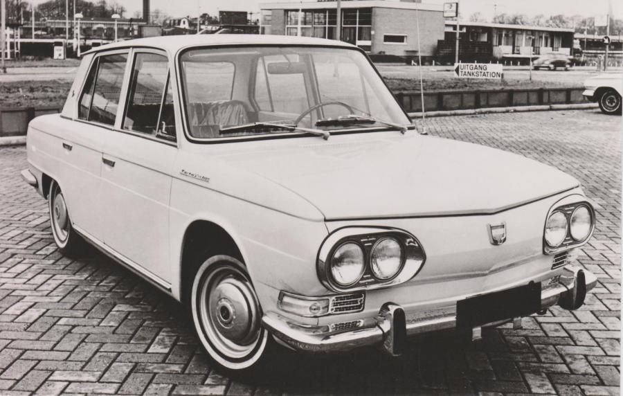  Hino Contessa 1300 (PD100) 1964 года  (фото 9 из 10)
